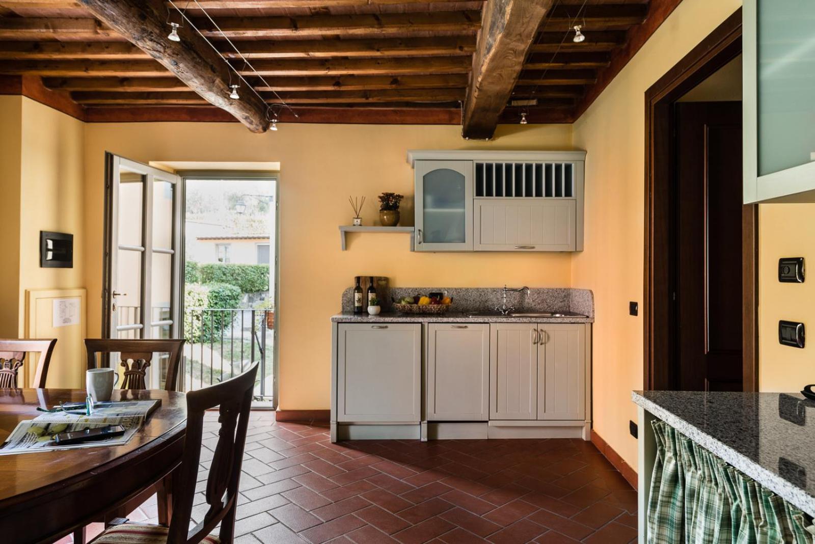 Tenuta Guinigi Antico Borgo Di Matraia - Exclusive Holidays Apartments & Pool 루카 외부 사진