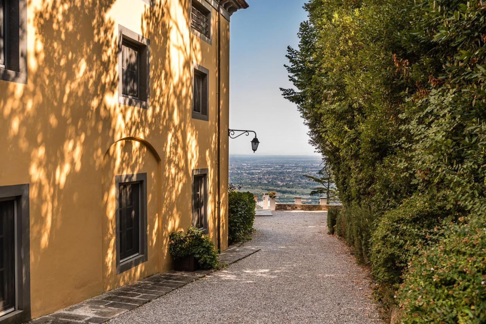 Tenuta Guinigi Antico Borgo Di Matraia - Exclusive Holidays Apartments & Pool 루카 외부 사진